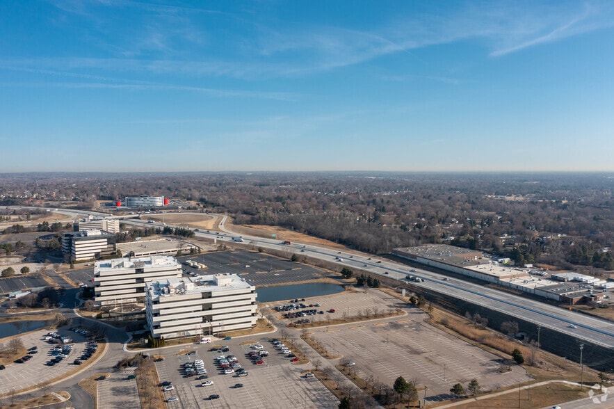 More Photos Of 700 Tower Dr, Troy Office For Lease