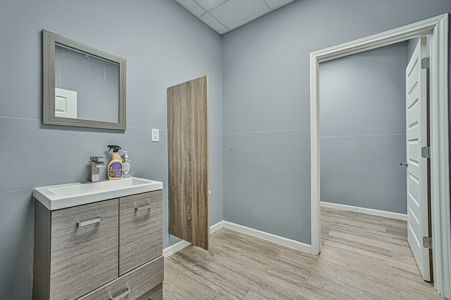 More Photos Of 102 S Shaver St, Pasadena Warehouse For Sale