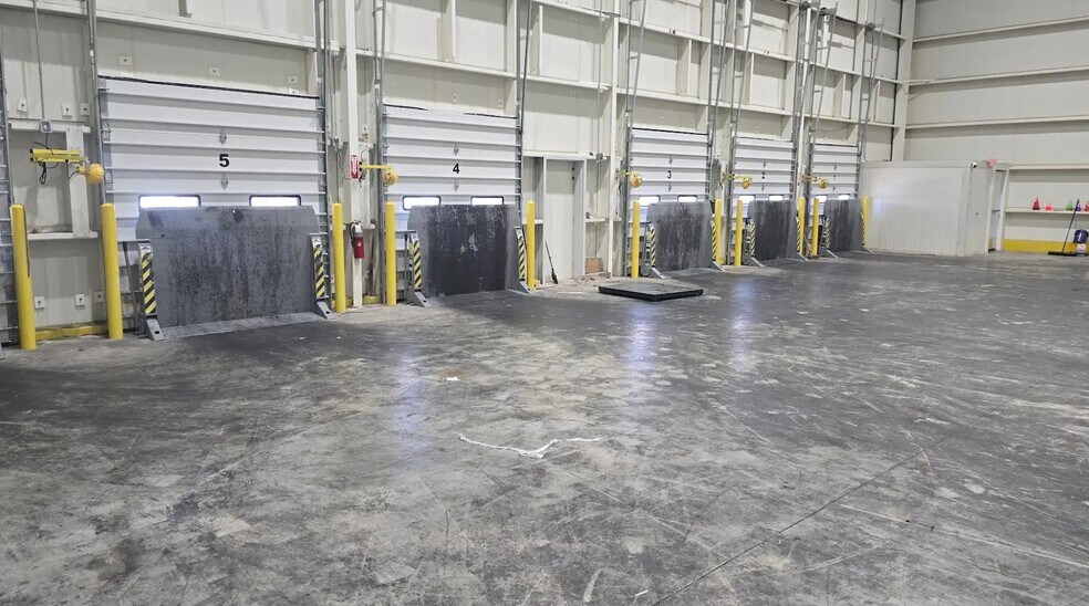 More Photos Of 1910 S 10th St, Hidalgo Refrigeration Cold Storage For Sale