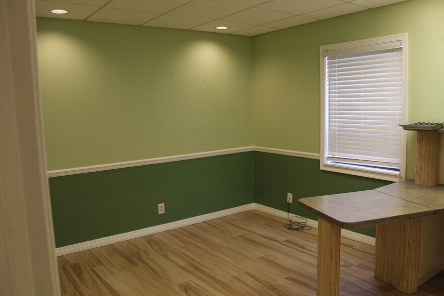 More Photos Of 7800 W Oakland Park Blvd, Sunrise Medical For Lease