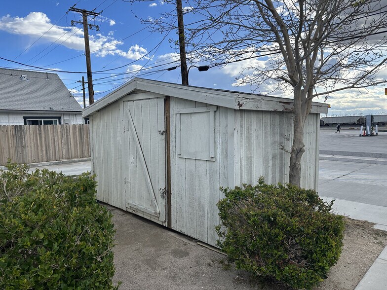 More Photos Of 2320 Belshaw St, Mojave Restaurant For Sale