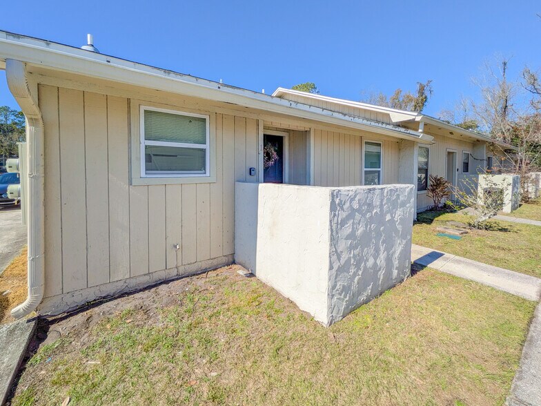 More Photos Of 7619 Indian Lakes Dr and 5126 Ricker Rd, Jacksonville Apartments For Sale