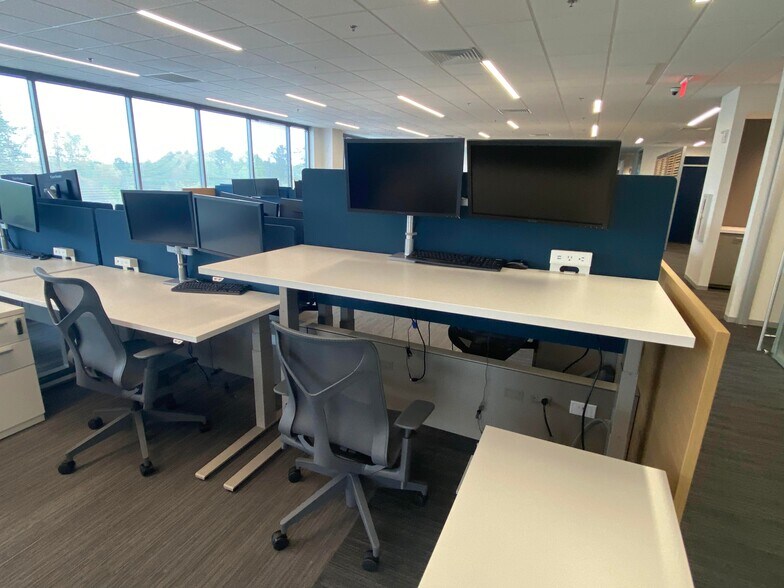 More Photos Of 1110 Sanctuary Pky, Alpharetta Office For Lease