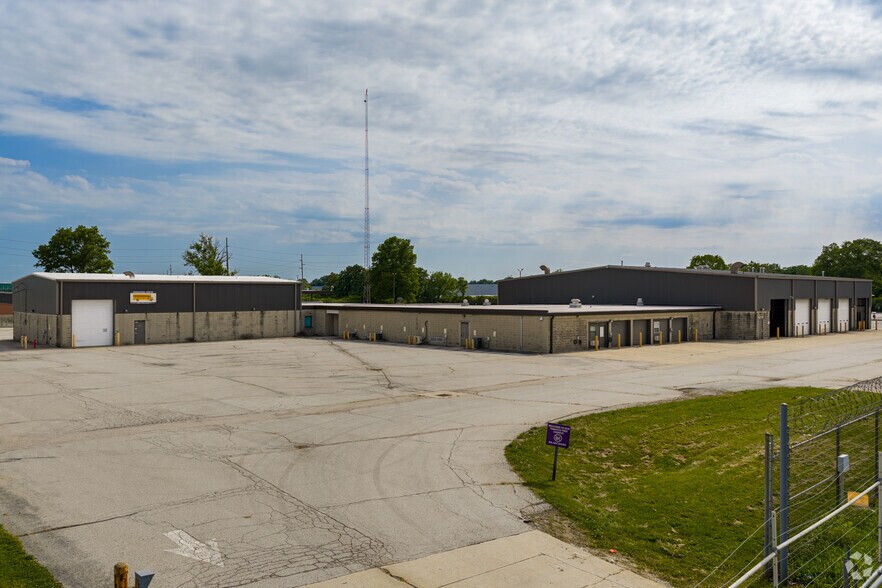 More Photos Of 4201 W Morris St, Indianapolis Service For Lease