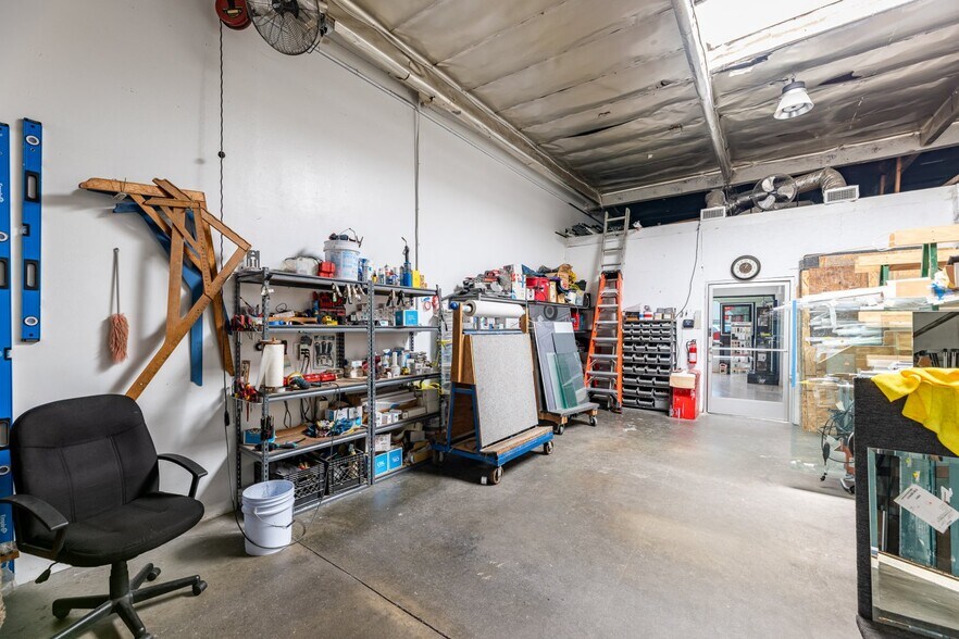 More Photos Of 12970 Branford St, Arleta Warehouse For Lease