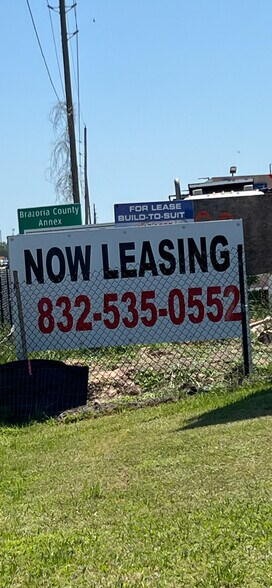 More Photos Of 19300 Morris Ave, Manvel Storefront Retail Office For Lease