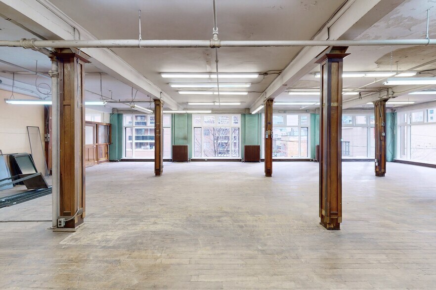 More Photos Of 10-14 Mccaul St, Toronto Office For Sale