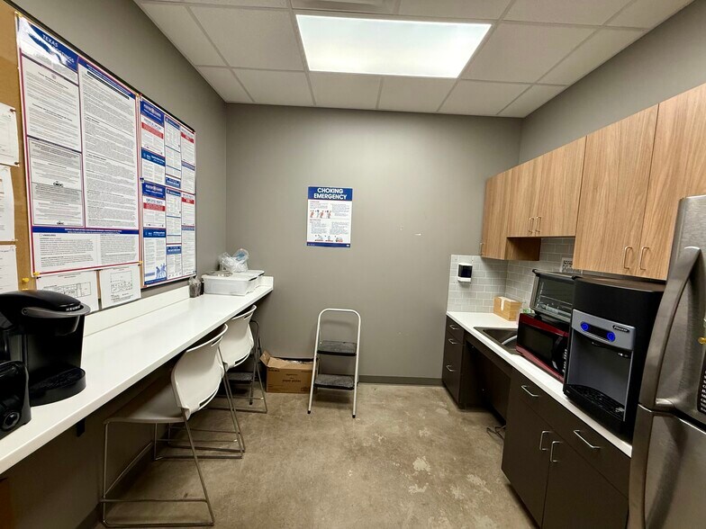 More Photos Of 5901 FM 920, Weatherford Warehouse For Sale