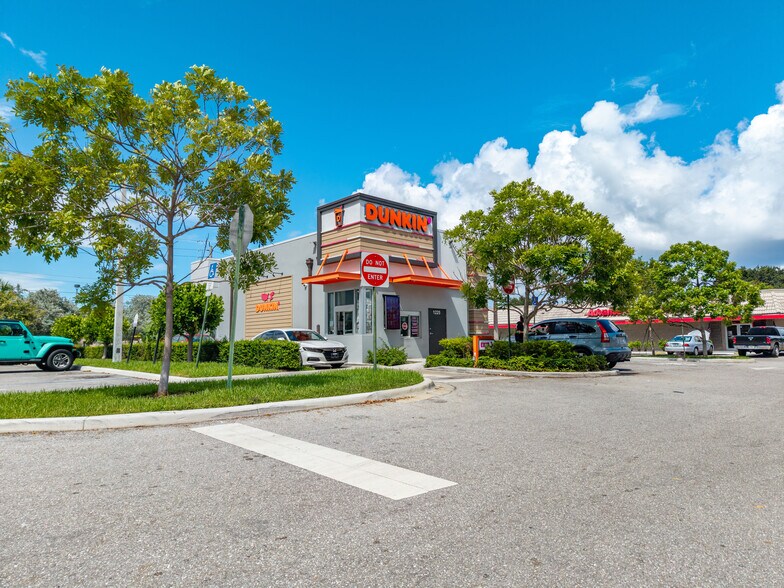 More Photos Of 1225 Palm Beach Lakes Blvd, West Palm Beach Fast Food For Sale