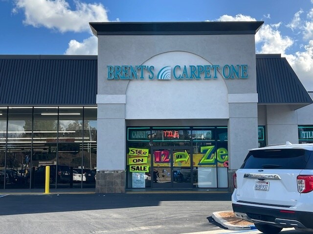 More Photos Of 24200 Lyons Ave, Santa Clarita Storefront For Lease