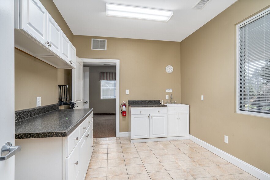 More Photos Of 4025 Capital Dr, Rocky Mount Office For Sale