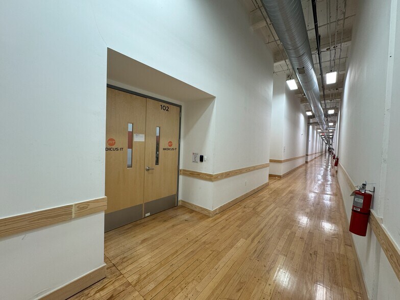 More Photos Of 500 S Main St, Mooresville Office For Lease