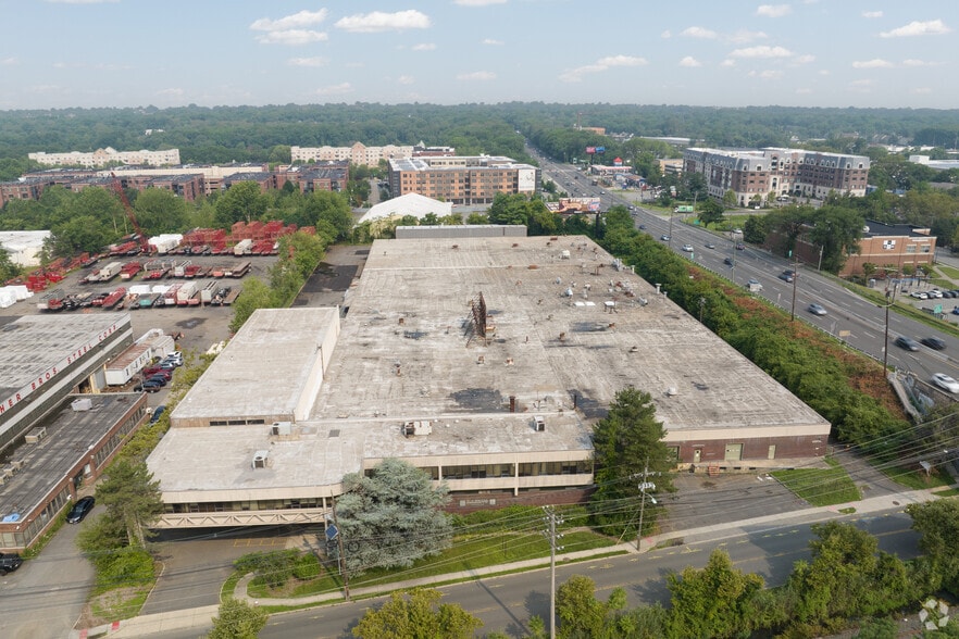 More Photos Of 456 Nordhoff Pl, Englewood Warehouse For Lease
