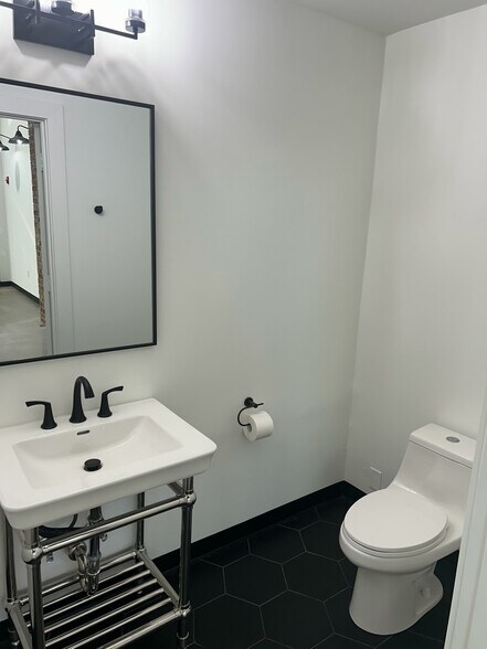 More Photos Of 6767 All Stars Ave, Frisco Showroom For Lease