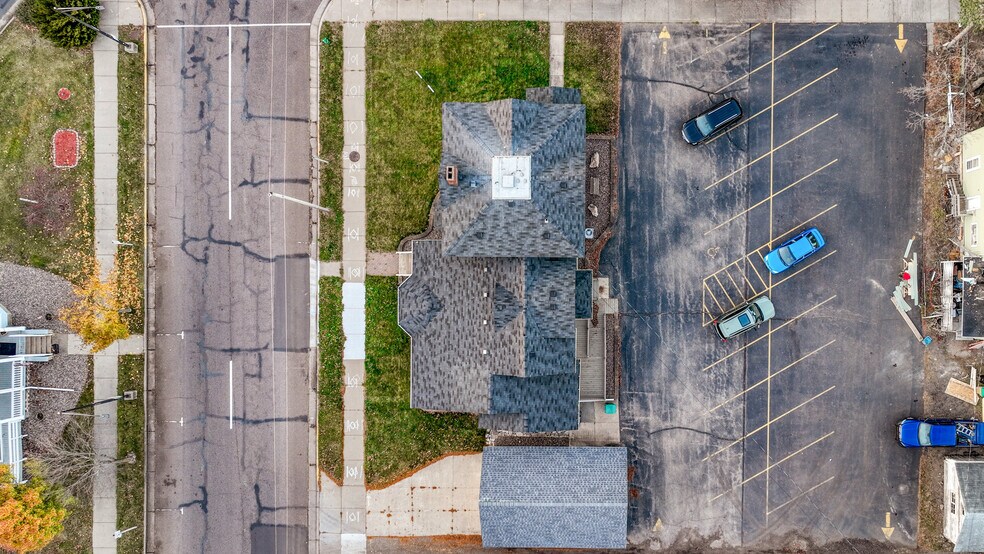 More Photos Of 33 W Cedar St, Chippewa Falls Office For Sale