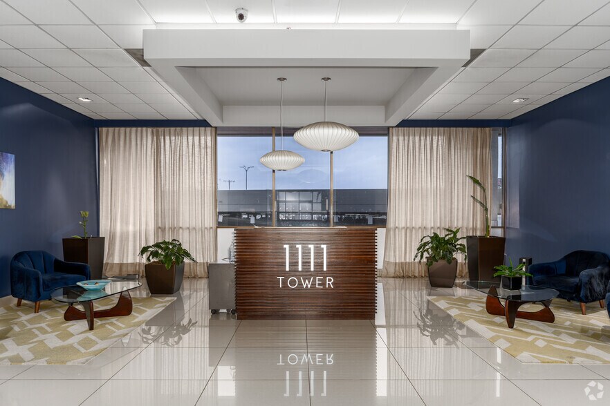 More Photos Of 1111 W Mockingbird Ln, Dallas Office For Lease