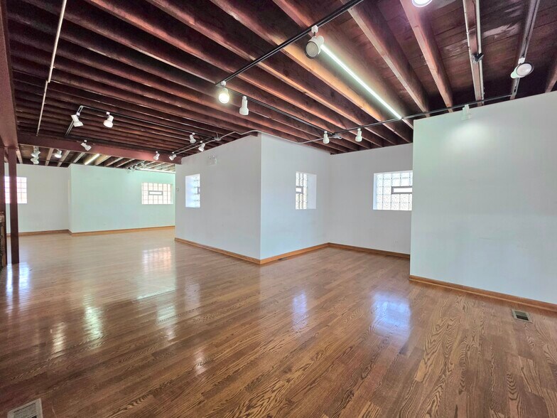 More Photos Of 10220 Grand Ave, Franklin Park Storefront Retail Office For Lease