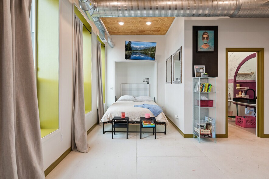 More Photos Of 102 State St N, Waseca Office For Sale