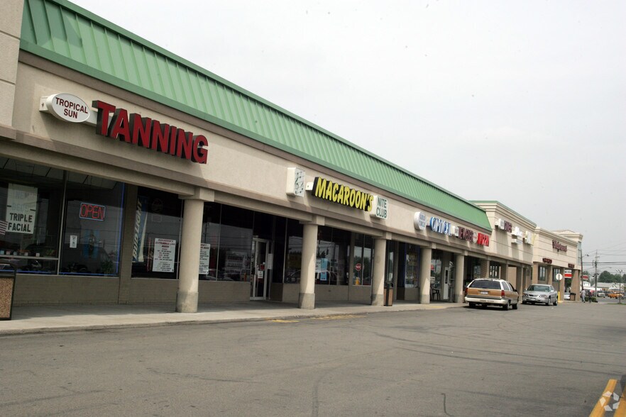 Primary Photo Of 564-576 Dick Rd, Depew Storefront For Lease