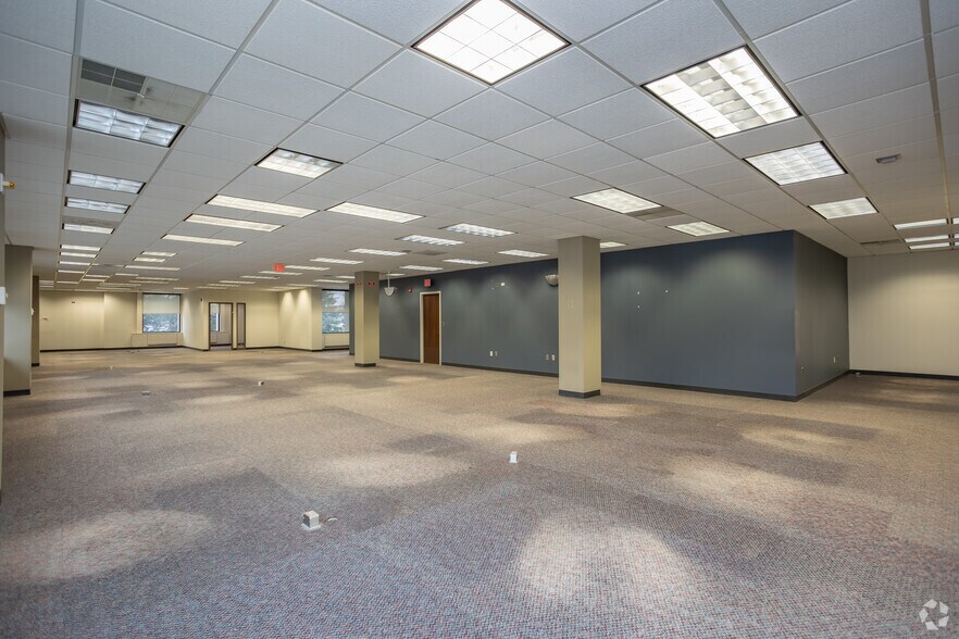 More Photos Of 2501 Wilmington Rd, New Castle Office For Sale