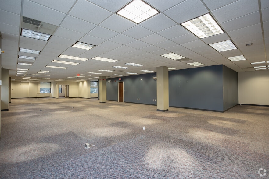 More Photos Of 2501 Wilmington Rd, New Castle Office For Sale