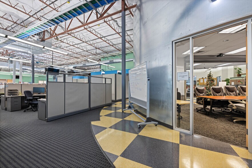 More Photos Of 9300 United Dr, Austin Unknown For Lease