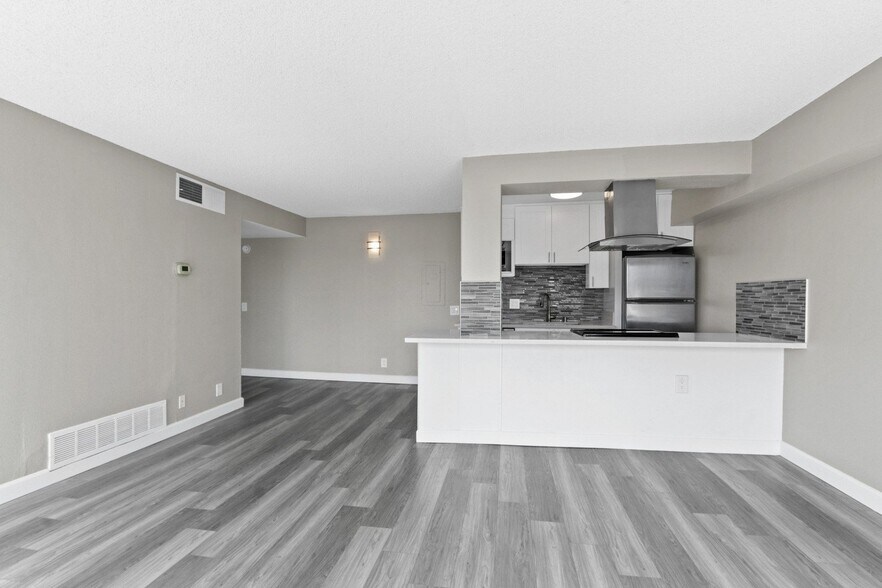 More Photos Of 415-425 Washington Blvd, Marina del Rey Apartments For Lease
