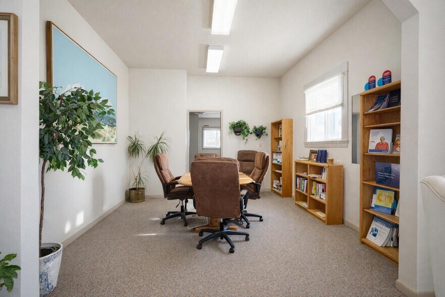 More Photos Of 125 E 5th St, Walsenburg Office For Sale
