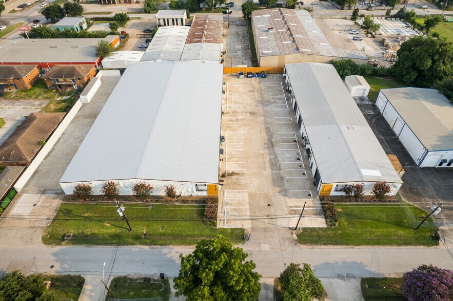 More Photos Of 5707-5709 Gardendale Dr, Houston Unknown For Lease