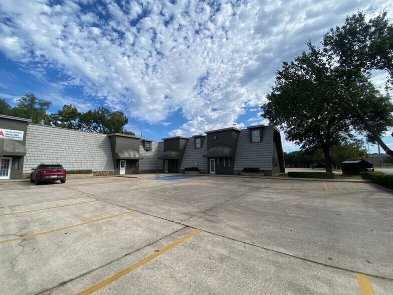 More Photos Of 3350 Mcfaddin St, Beaumont Storefront For Lease