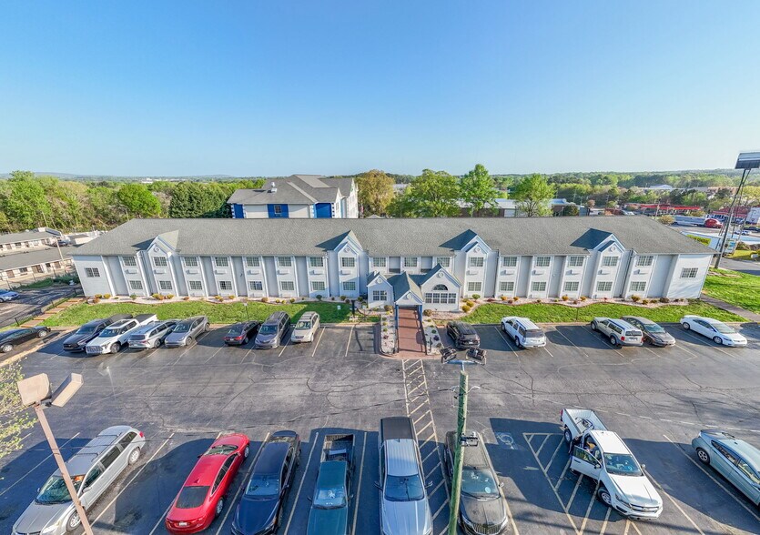 More Photos Of 1901 Broadcast St, Gastonia Hotel For Sale