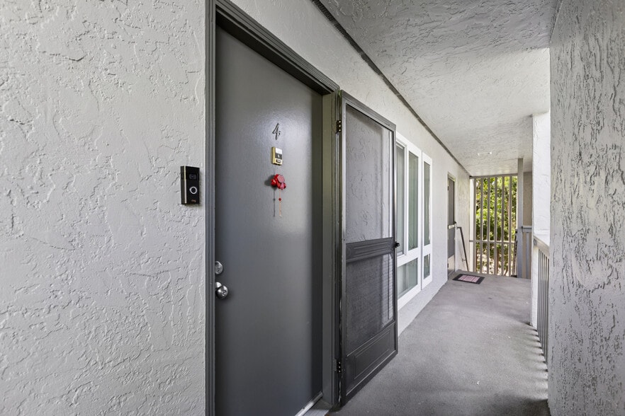 More Photos Of 1411 Oxford St, Redwood City Apartments For Sale
