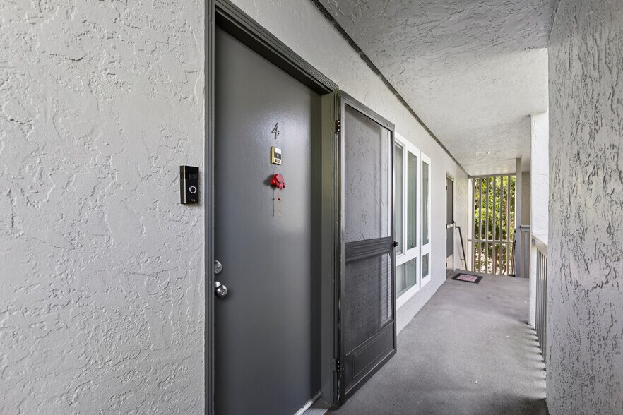 More Photos Of 1411 Oxford St, Redwood City Apartments For Sale