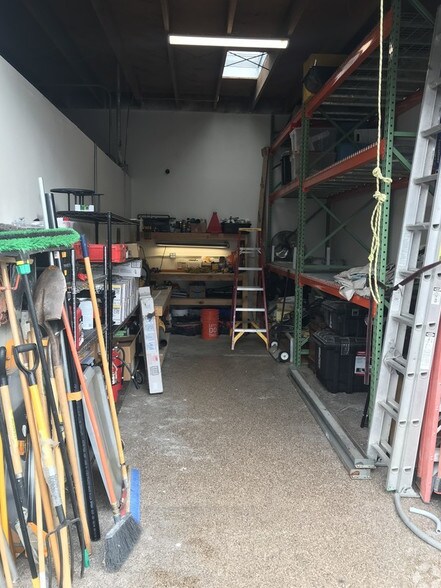 More Photos Of 1648-1652 Newport Blvd, Costa Mesa Self Storage For Lease