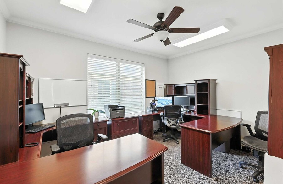 More Photos Of 425 Old Newman Rd, Frisco Medical For Lease