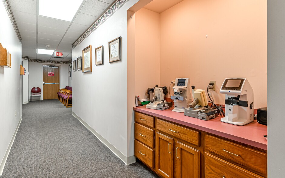 More Photos Of 508-512 N Jefferson st, New Castle Medical For Sale