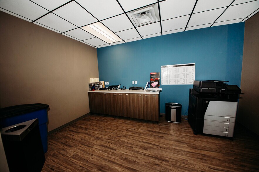 More Photos Of 37 Vic Turner Airport Rd, Dawson Creek Office For Sale