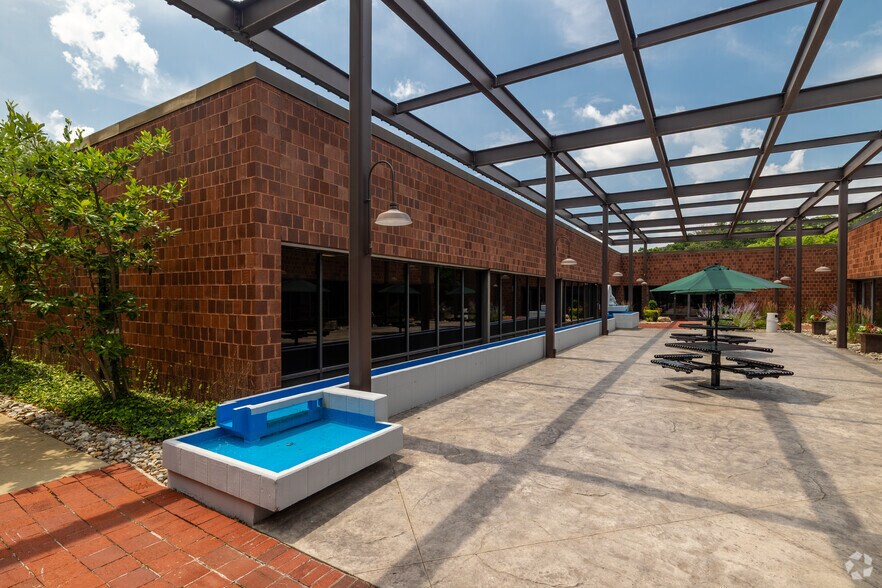 More Photos Of 307 College Rd E, Princeton Research And Development For Lease