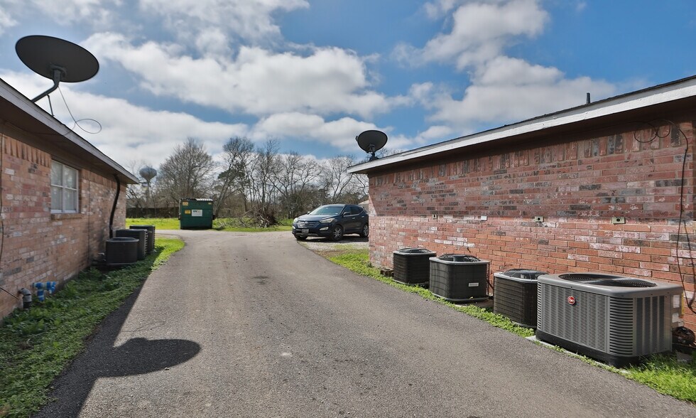 More Photos Of 14405-14411 Pine St, Santa Fe Apartments For Sale