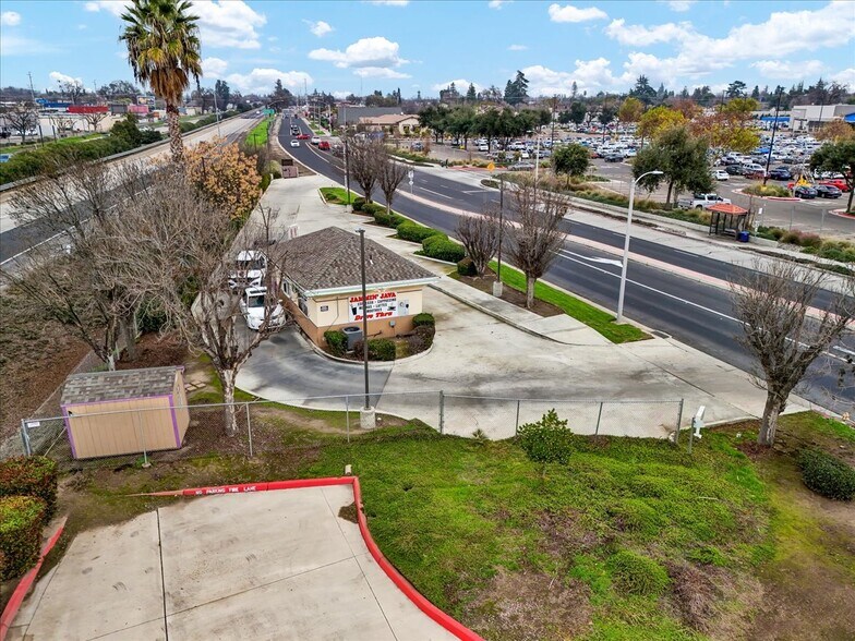 More Photos Of 1720 E Noble Ave, Visalia Fast Food For Sale