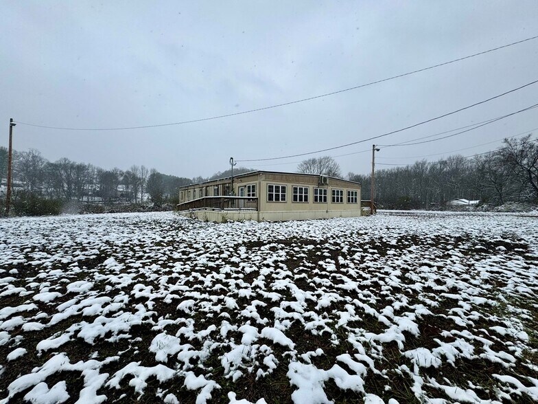 More Photos Of 264 Coal River Rd, Glen Daniel Medical For Sale