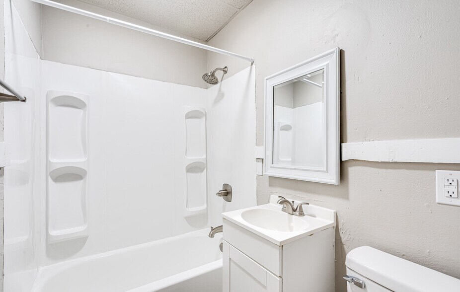 More Photos Of 924 W 5th St, Appleton Apartments For Sale