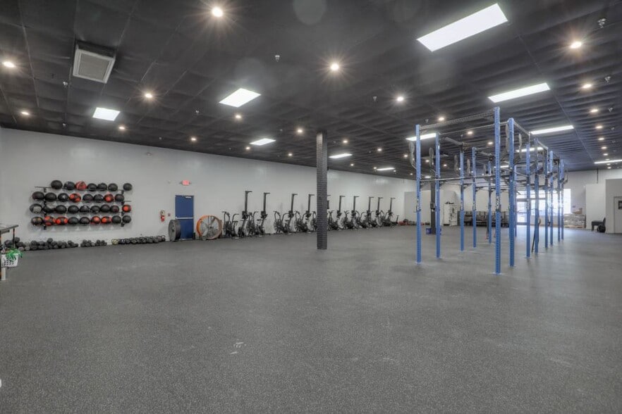 More Photos Of 1121 12th Ave S, Nashville Flex For Lease