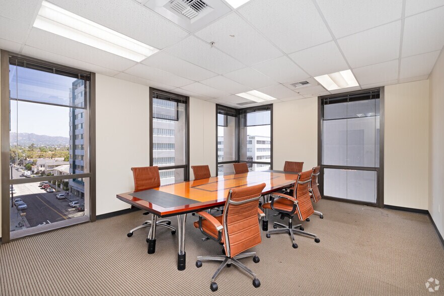 More Photos Of 6404 Wilshire Blvd, Los Angeles Medical For Lease