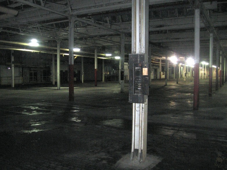 More Photos Of 500 N US Highway 31, Austin Manufacturing For Lease