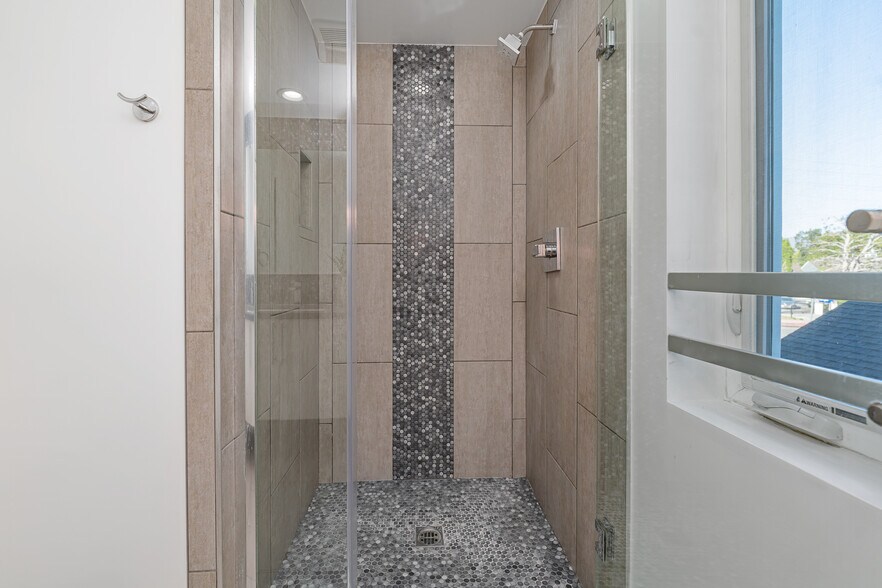 More Photos Of 10706 Camarillo St, Toluca Lake Apartments For Sale