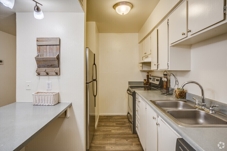 More Photos Of 2641 W Butler Dr, Phoenix Apartments For Sale