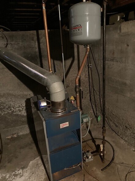 More Photos Of 323 5th Ave, Troy Storefront For Sale