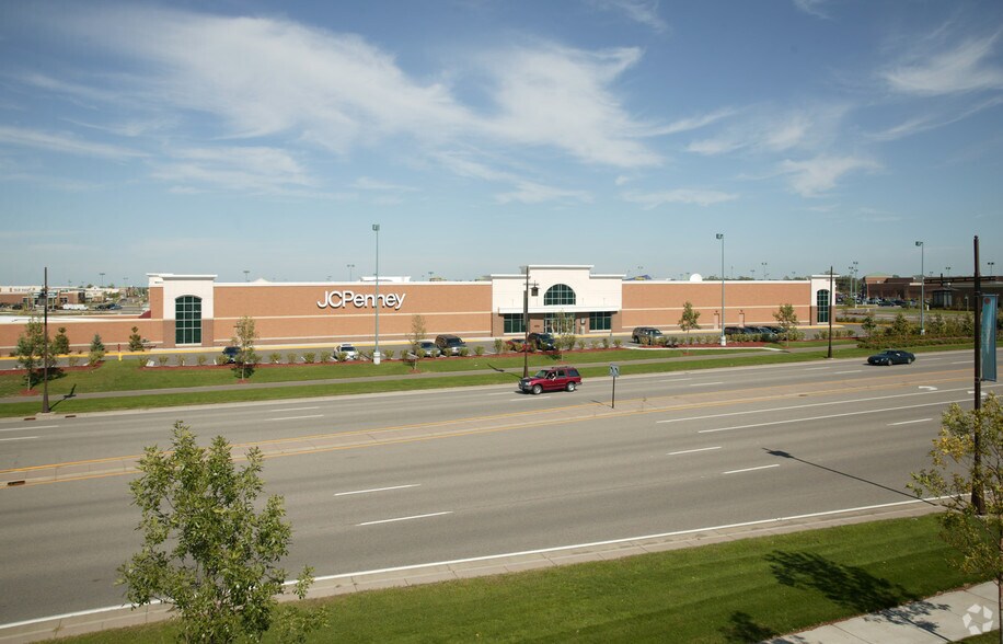 More Photos Of 12550 Riverdale Blvd NW, Coon Rapids Department Store For Lease