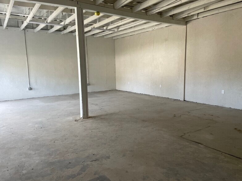 More Photos Of 928 Block St, Port Neches Office Residential For Sale